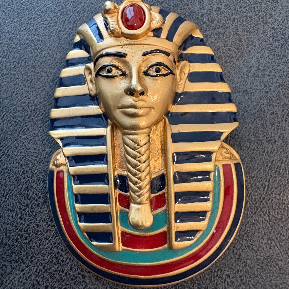 Franklin Mint Egyptian King Tut Mask of Tut Brooch
